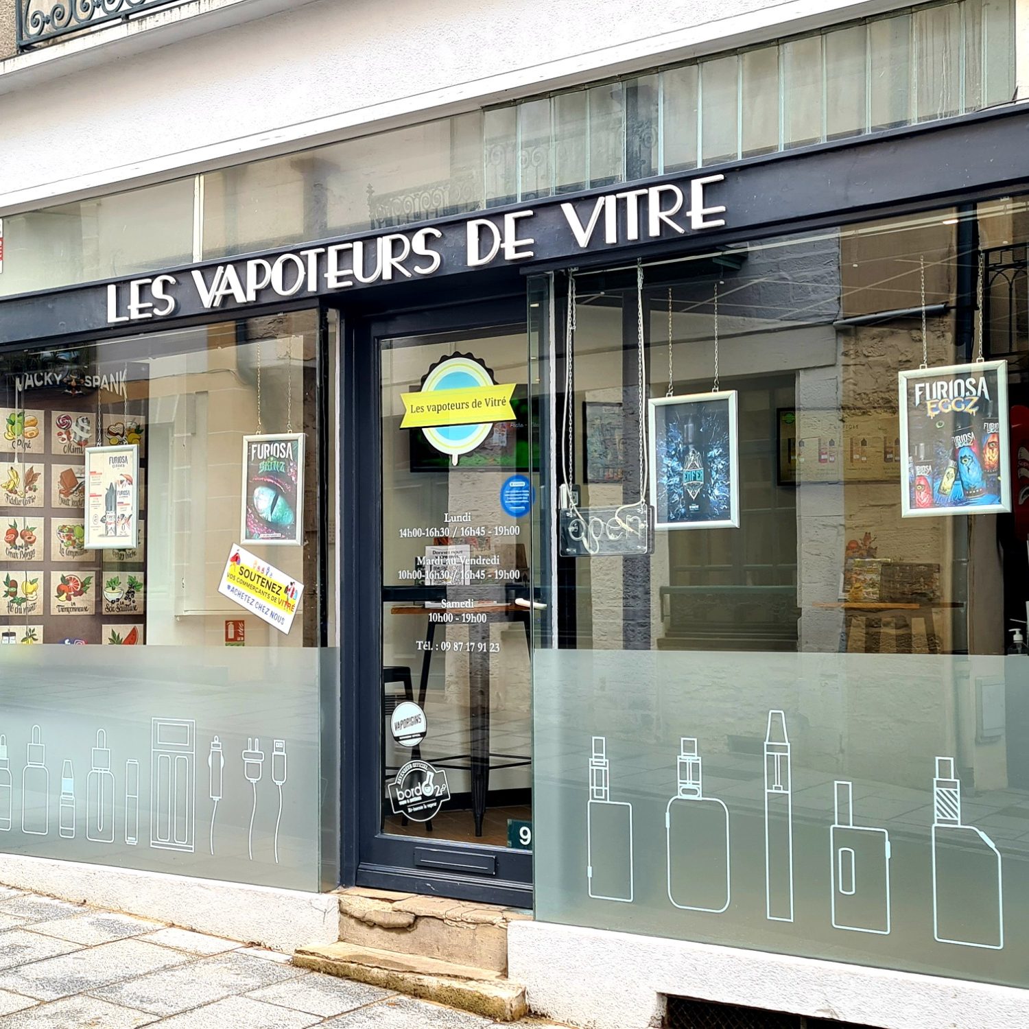 Façade de la boutique Les Vapoteurs de Vitré à Vitré